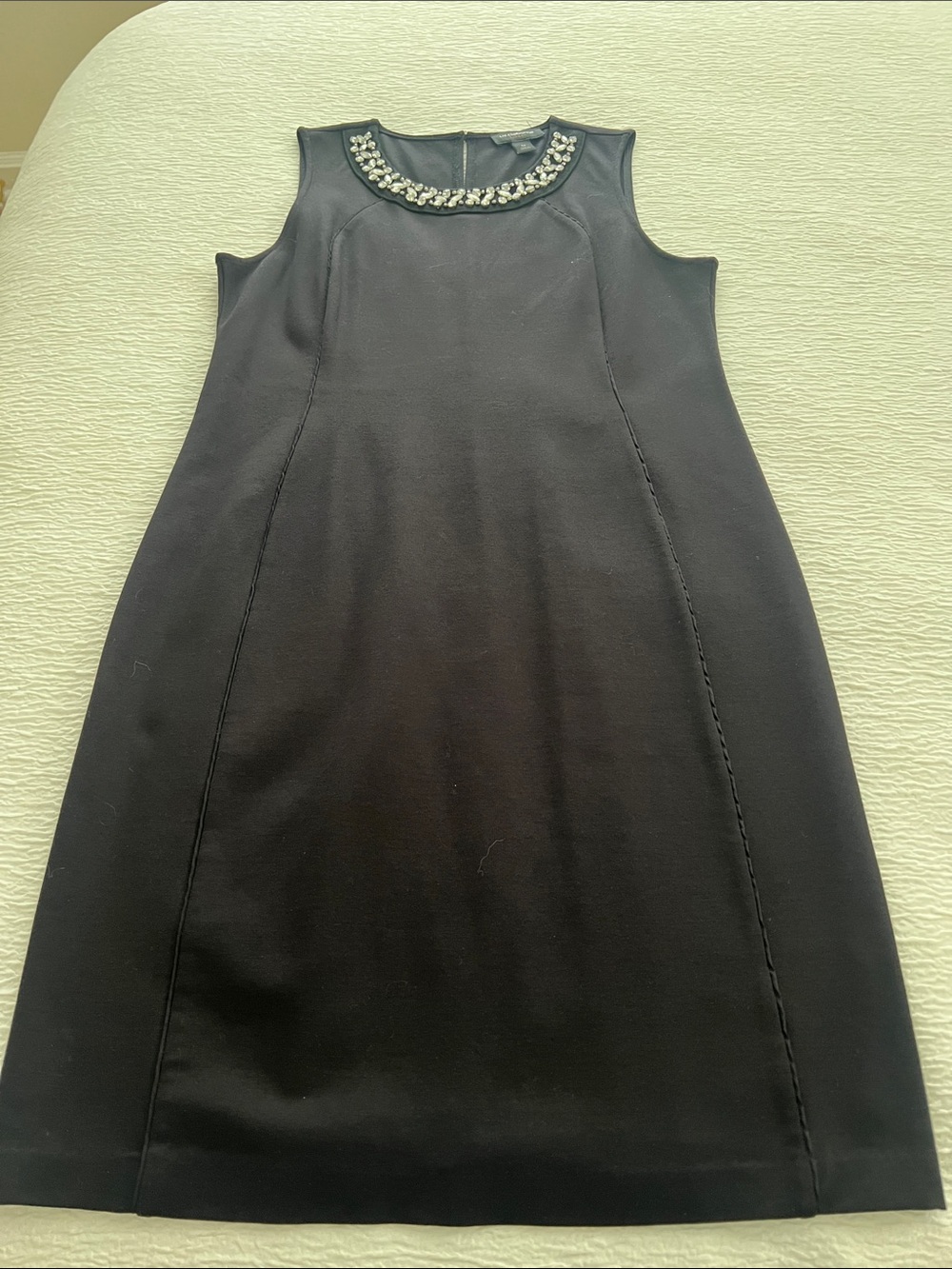 Liz Claiborne Black Sleeveless Jewel-Neck Shift Dress